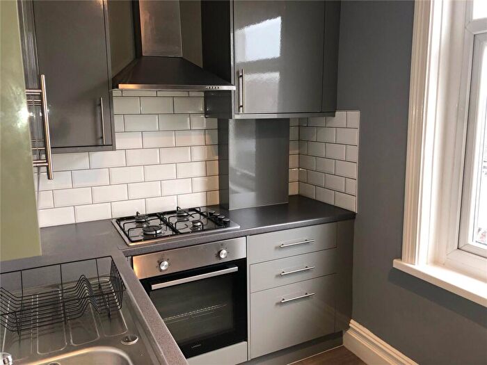 1 Bedroom Flat To Rent In Gladys Avenue, Portsmouth, Hampshire, PO2