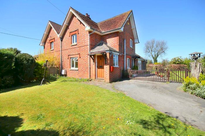 3 Bedroom Semi-Detached House To Rent In Arborfield Cross, Arborfield, RG2