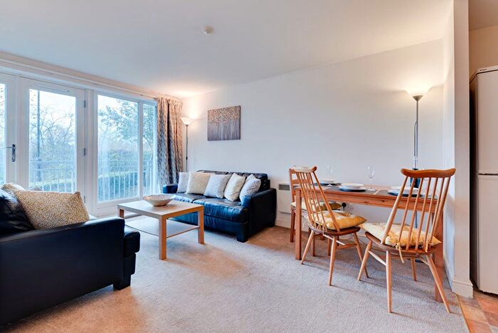 3 Bedroom Flat To Rent In Bingley Court, Canterbury, CT1