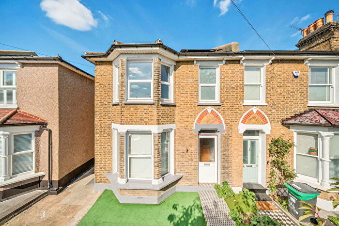 3 Bedroom Terraced House For Sale In Taunton Road, London, SE12