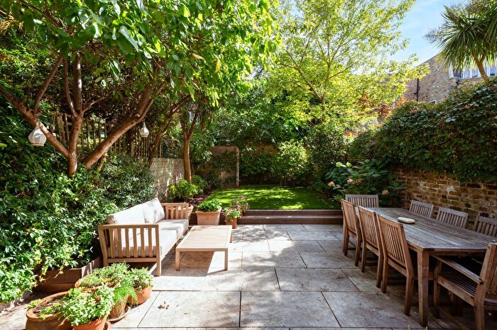 2 Bedroom Flat For Sale In Hammersmith Grove, Brackenbury Village, Hammersmith, W6