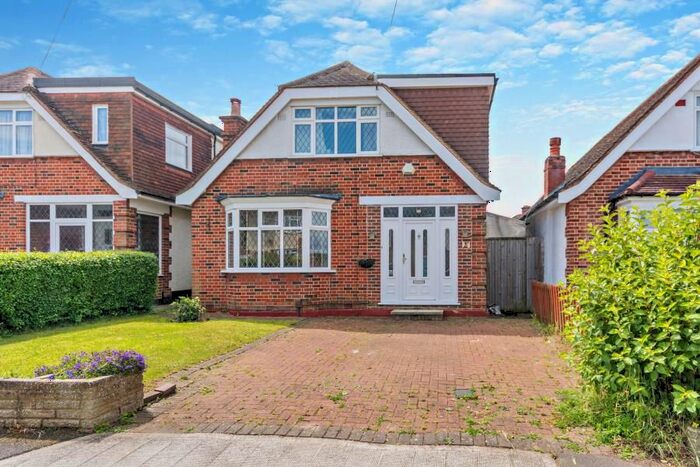 3 Bedroom Detached House To Rent In Tolcarne Drive, Pinner, HA5