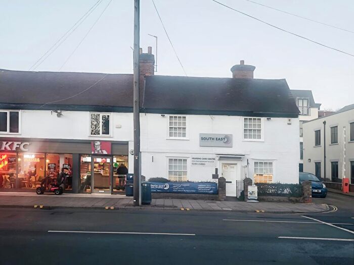 2 Bedroom Flat To Rent In Bishopric Street. Horsham, RH12