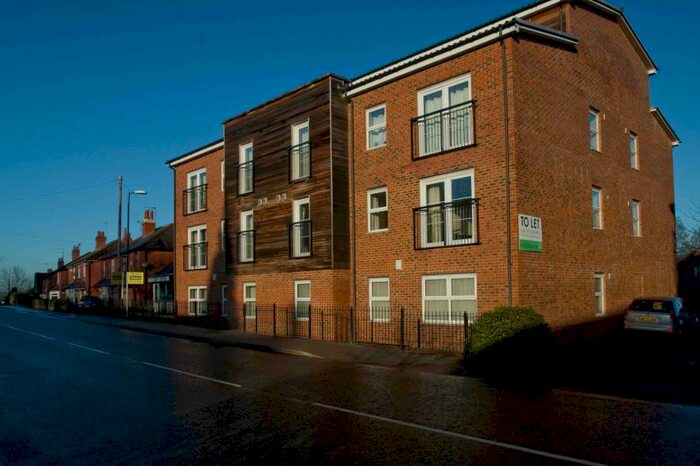 2 Bedroom Flat To Rent In St. Anns Court, Kirkstall, Leeds, West Yorkshire, LS5
