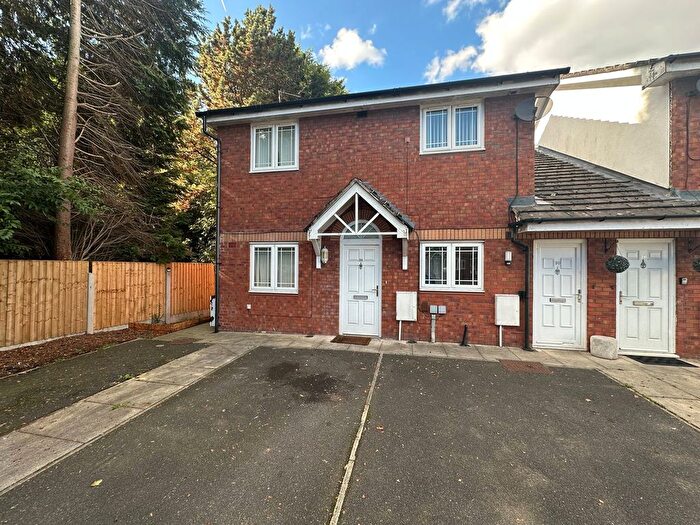 2 Bedroom Flat For Sale In Apple Blossom Grove, Cadishead, M44