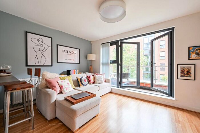 1 Bedroom Flat To Rent In Mostyn Grove, Bow, London, E3