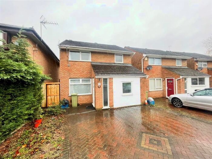 3 Bedroom Detached House To Rent In Favell Drive, Furzton, Milton Keynes, MK4