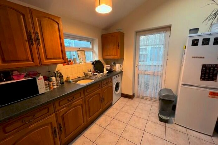3 Bedroom Terraced House To Rent In Woodville Road - Cardiff, CF24