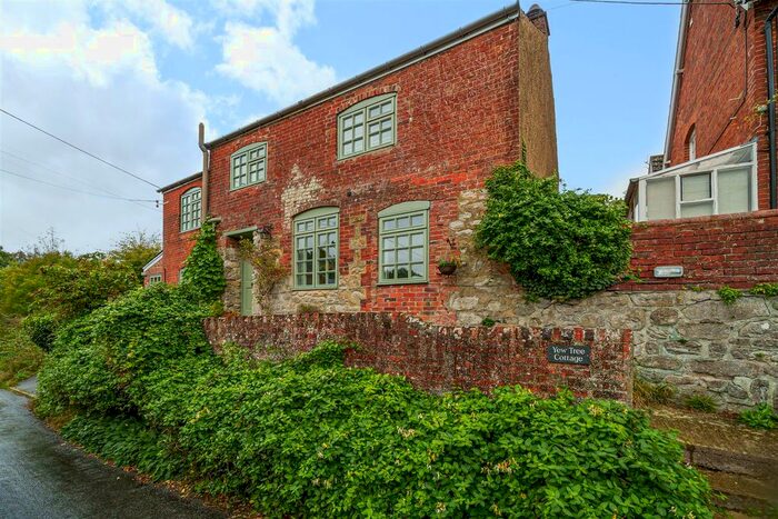 4 Bedroom Detached House For Sale In Low Road, Little Cheverell, Devizes, SN10