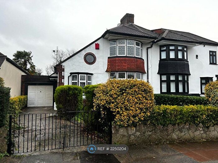 3 Bedroom Semi-Detached House To Rent In Forest Way, Orpington, BR5