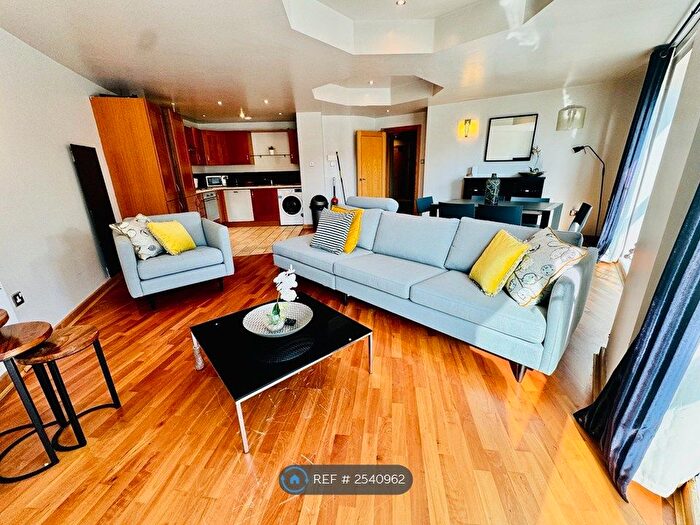 2 Bedroom Flat To Rent In The Bridge Apartments, Leeds, LS10