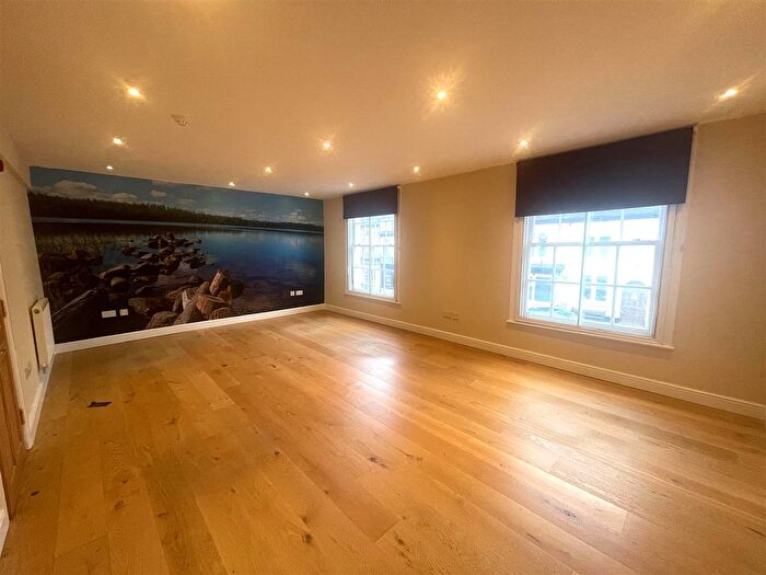 3 Bedroom Flat To Rent In High Street, Eccleshall, Stafford, ST21