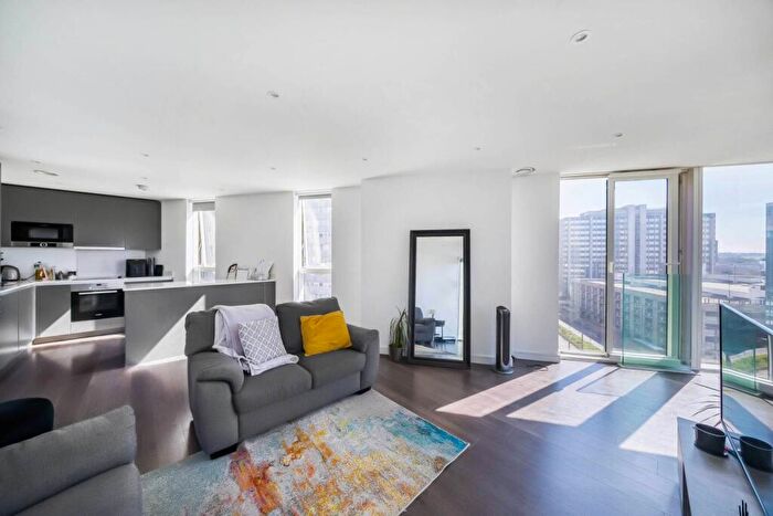 2 Bedroom Flat To Rent In Pinnacle Apartments, , Croydon, CR0