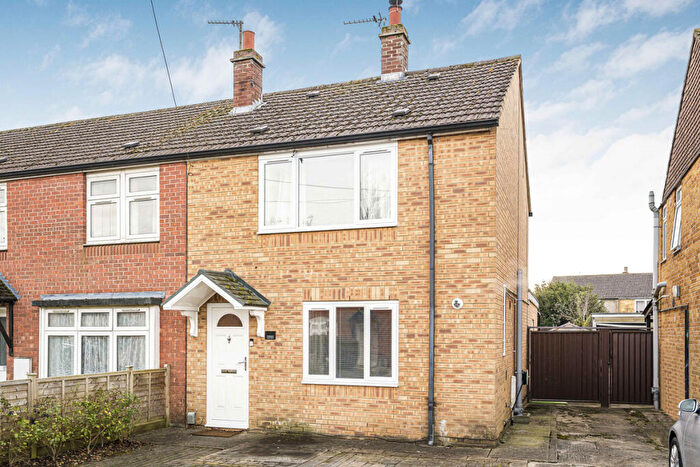3 Bedroom End Of Terrace House For Sale In Cherwell Avenue, Kidlington, OX5