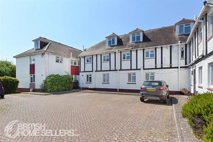 2 Bedroom Apartment For Sale In Queens Road, Whitstable, Kent, CT5