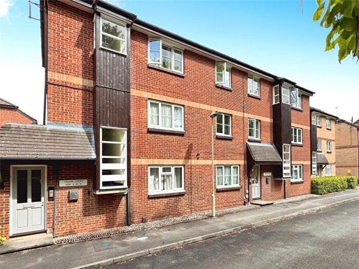 1 Bedroom Apartment For Sale In Muirfield Close, Reading, Berkshire, RG1