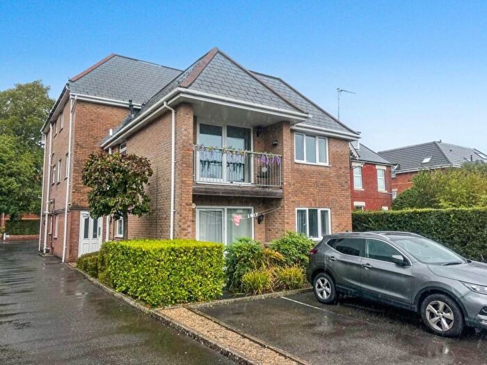 2 Bedroom Flat To Rent In Charminster, Bournemouth * Great Rental*, BH8