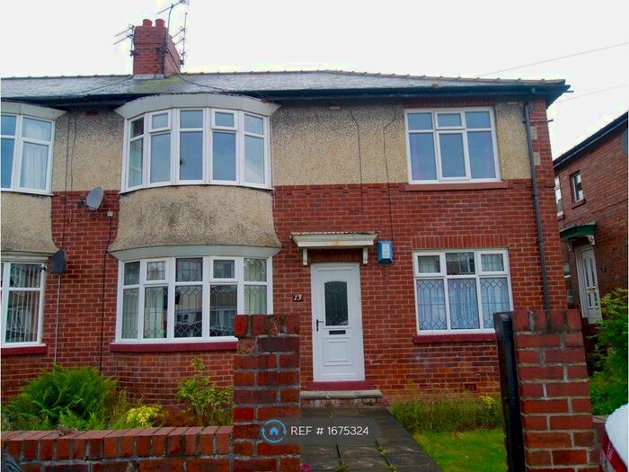 2 Bedroom Flat To Rent In High Heaton, Newcastle Upon Tyne, NE7