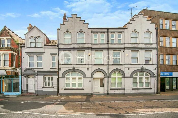 2 Bedroom Flat To Rent In Balmoral Road, Gillingham, Kent, ME7