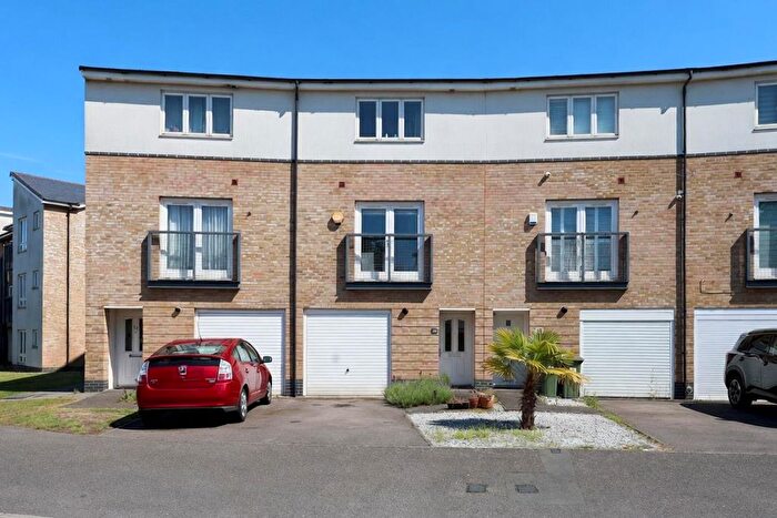 4 Bedroom Town House For Sale In Ballinger Way, Hayes, UB5