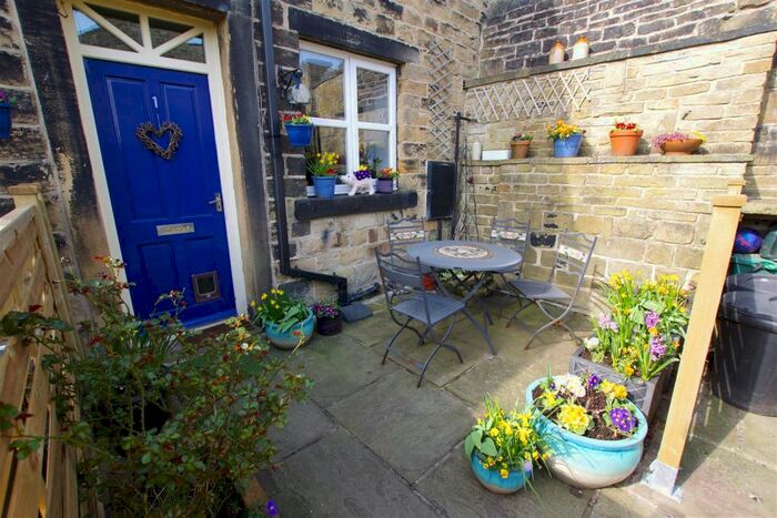 3 Bedroom Terraced House For Sale In Bank Buildings, Millbank, HX6
