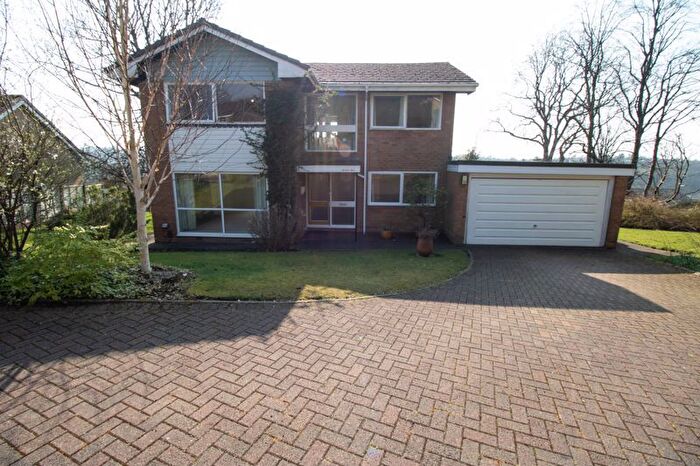 4 Bedroom Detached House To Rent In Hill Side, Heaton, Bolton, BL1