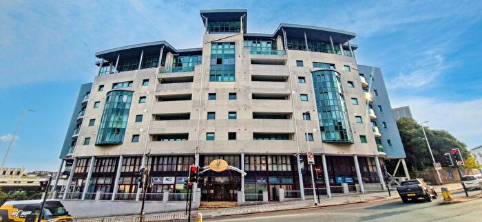 1 Bedroom Flat For Sale In Flat, The Crescent, Plymouth, Devon, PL1