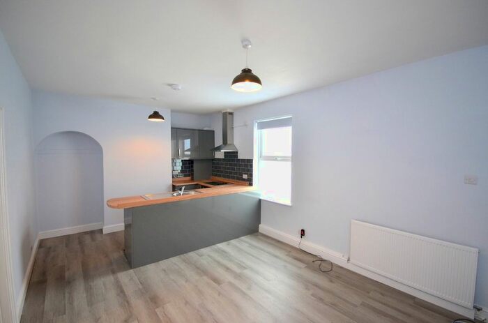 2 Bedroom Flat To Rent In St. Michaels Road, Northampton, Northamptonshire, NN1