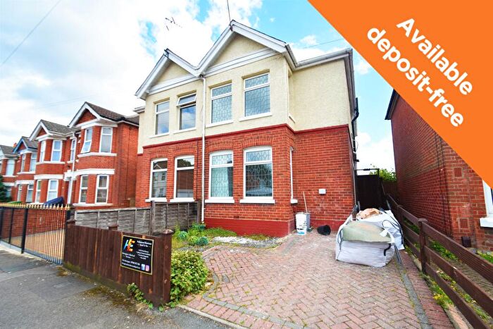 3 Bedroom Semi-Detached House To Rent In Vespasian Road, Bitterne Manor, Southampton, Hampshire, SO18