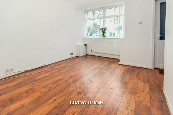 2 Bedroom Semi-Detached House To Rent In Third Avenue, Luton LU3