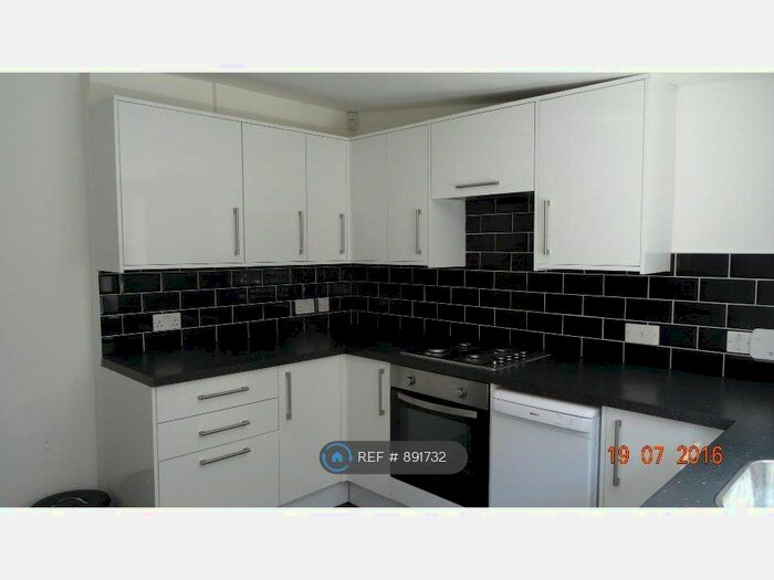 2 Bedroom Bungalow To Rent In Cottage Avenue, Bromley BR2