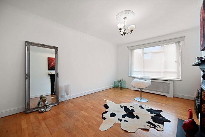 1 Bedroom Flat For Sale In Esmond Road, London, W4