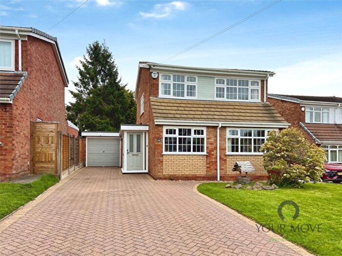 3 Bedroom Detached House For Sale In Compton Drive, Dudley, West Midlands, DY2