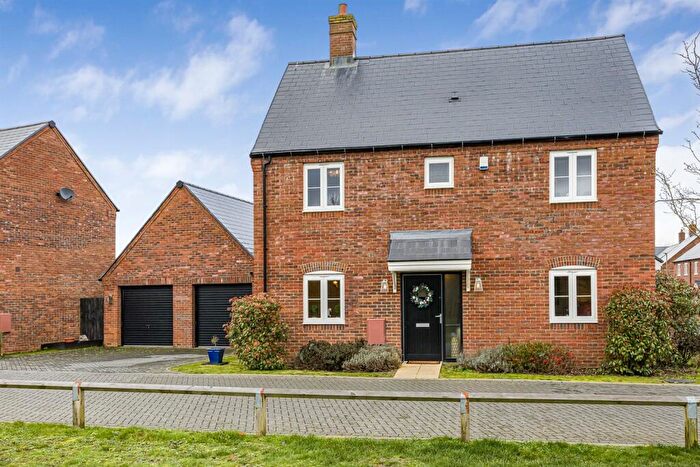 4 Bedroom Detached House For Sale In Kedge Road, Sonning Common, Reading, RG4