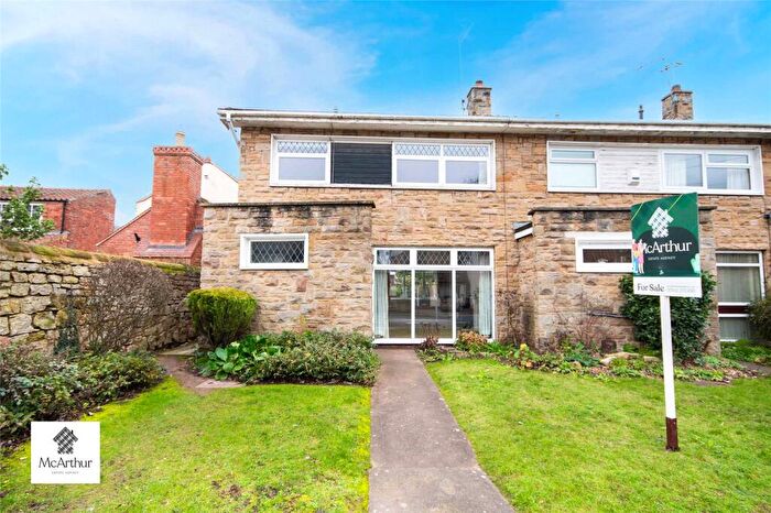 3 Bedroom End Of Terrace House For Sale In Castle Gate, Tickhill, Doncaster, South Yorkshire, DN11