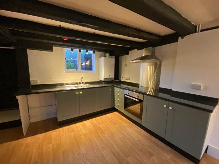 2 Bedroom Cottage To Rent In George Street, Hailsham, BN27