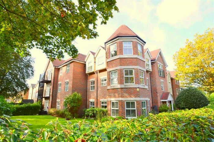 2 Bedroom Flat To Rent In Overton Road, Sutton SM2