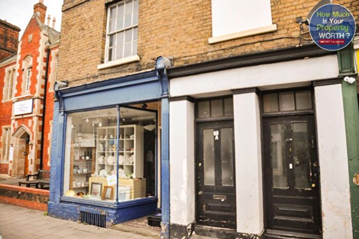 3 Bedroom Flat To Rent In Harpur Street, Bedford, MK40