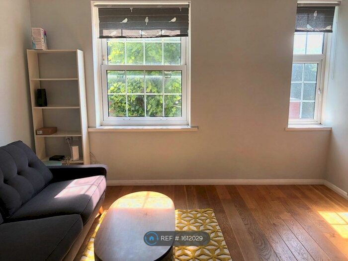 2 Bedroom Flat To Rent In Rutherford House, London, E1