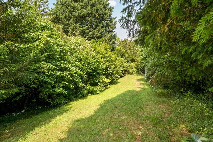 2 Bedroom Flat To Rent In Baston Manor Road, Hayes, Bromley, BR2