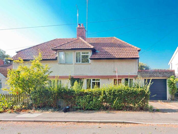 3 Bedroom Semi-Detached House For Sale In Springhill Road, Goring On Thames, RG8