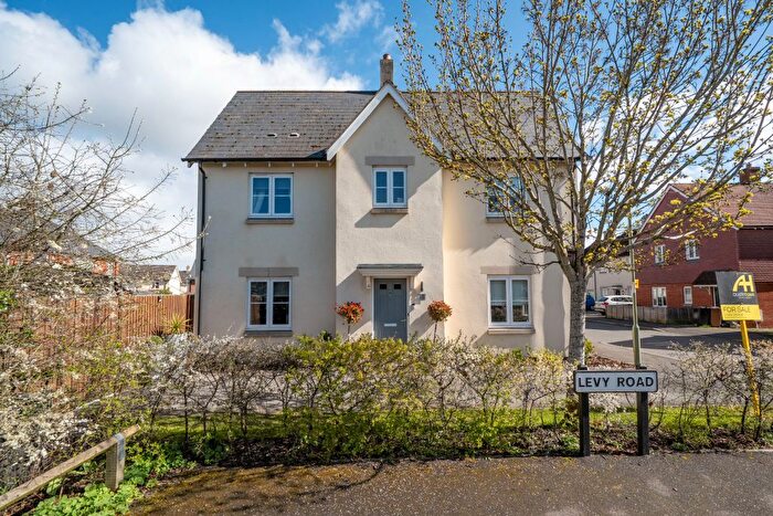 3 Bedroom Detached House For Sale In Levy Road, Andover, SP11