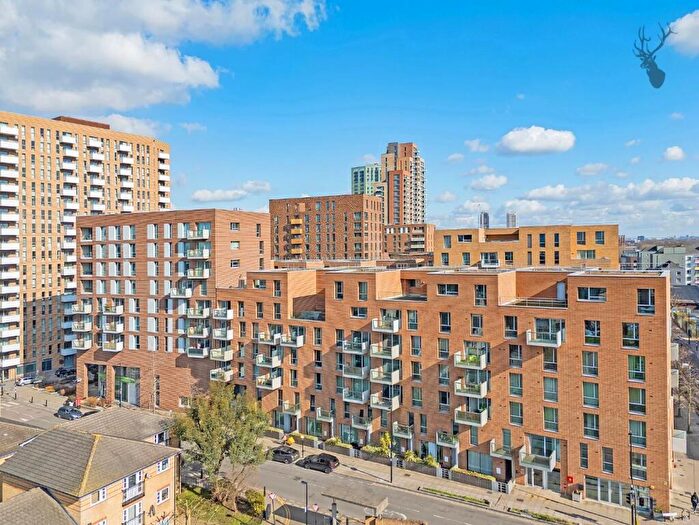 1 Bedroom Apartment For Sale In St Andrews Development, Bow, E3