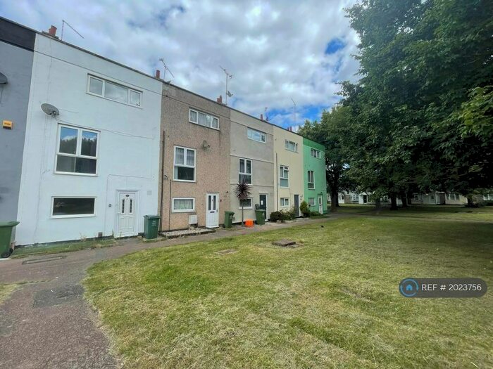 4 Bedroom Terraced House To Rent In Pomfret Mead, Basildon, SS14