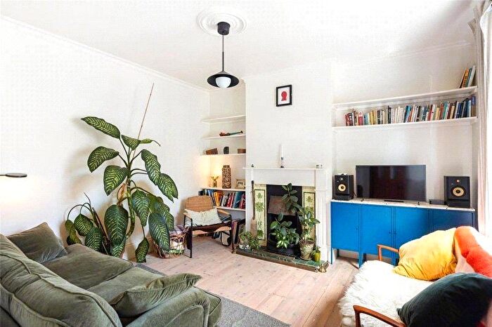 2 Bedroom Maisonette For Sale In Howberry Road, Thornton Heath, CR7