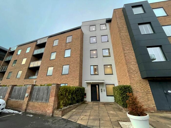 2 Bedroom Flat To Rent In Frimley Road, Camberley, GU15