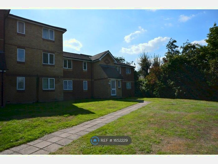 2 Bedroom Flat To Rent In Shortlands Close, Belvedere, DA17