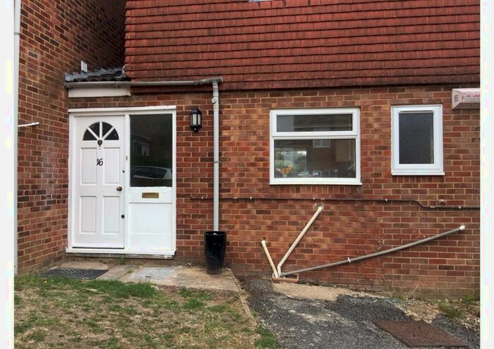 5 Bedroom Semi-Detached House To Rent In Brabourne Close, Canterbury, CT2