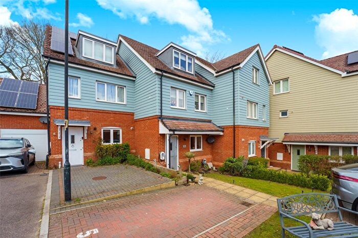 3 Bedroom Terraced House For Sale In Aurora Close, Watford, Hertfordshire, WD25
