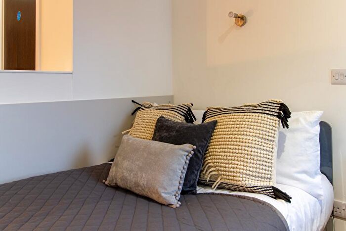 Apartment To Rent In Premium Studio Orbital House, NG7